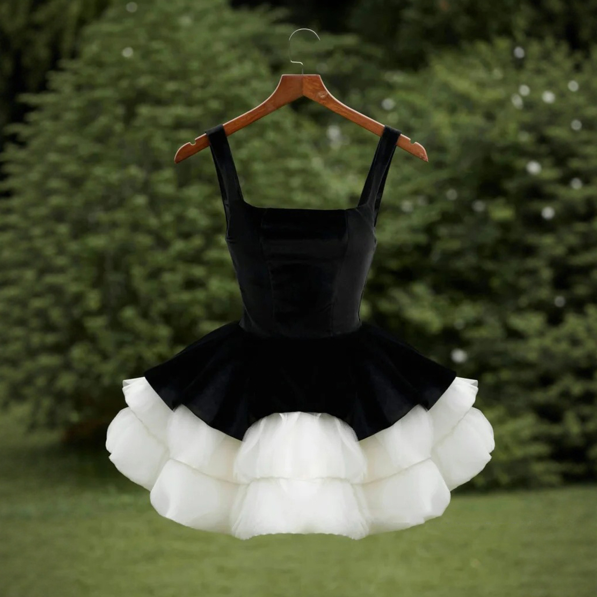 New French Elegant Little Black Dress K25120912