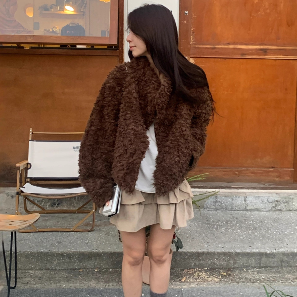 Korean New Stylish fur coat warm lamb wool faux fur short jacket for women K010623