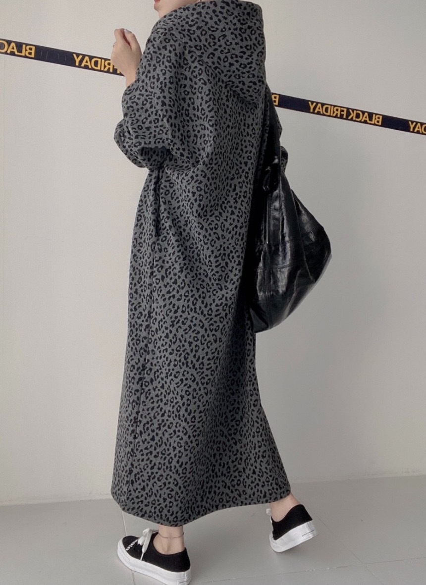 Korean early spring new arrival versatile letter leopard print hooded loose dress K010610