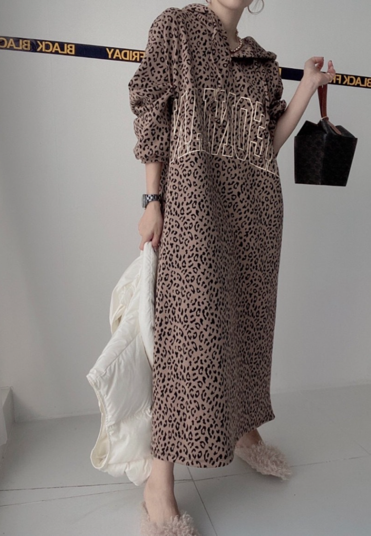 Korean early spring new arrival versatile letter leopard print hooded loose dress K010610