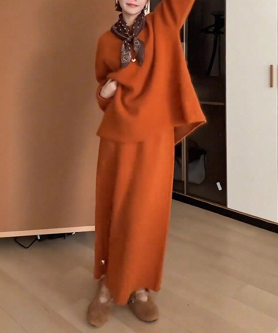 New Elegant loose-fitting  soft knit top and skirt set for women K010602