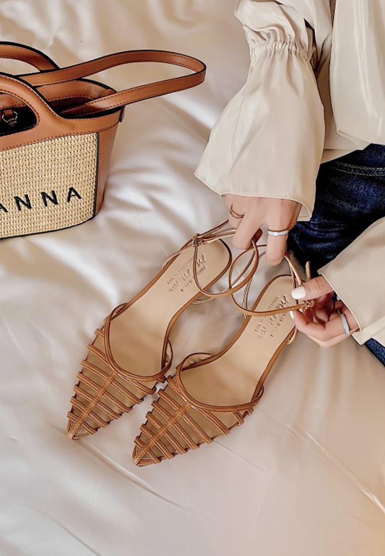 French retro pointed hollow sandals CA25021350BW