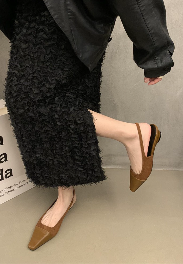 Retro French style flat sandals CA25021347BK