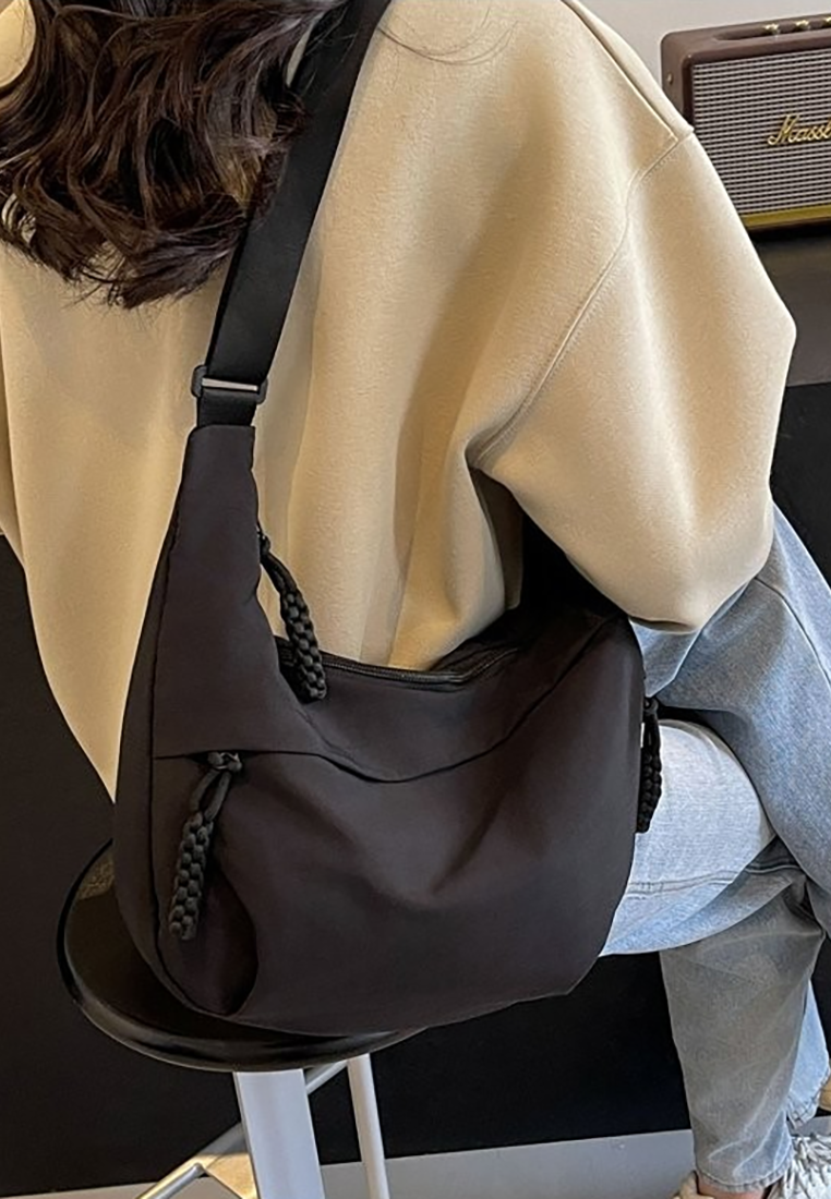 Casual versatile ins nylon diagonal cross bag CA25030310BK