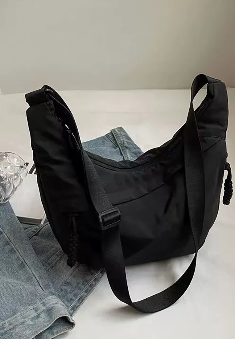 Casual versatile ins nylon diagonal cross bag CA25030310BK