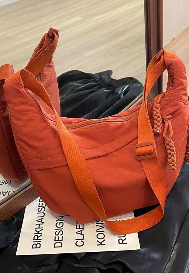 Casual versatile ins nylon diagonal cross bag CA25030310BK