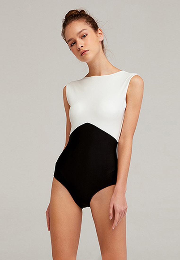 --Simple retro body-fitting one-piece waist black and white color matching back hollow swimsuit CA23050411-sunnydaysweety