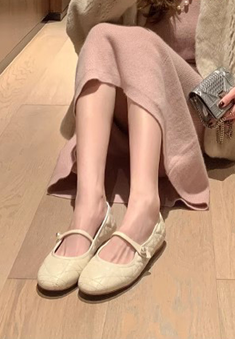 Cowhide diamond pearl buckle shallow-mouth flat shoes CA225042212W