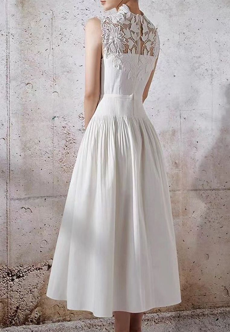 2024 White lace patchwork long skirt with large hem formal dress CA4021911W