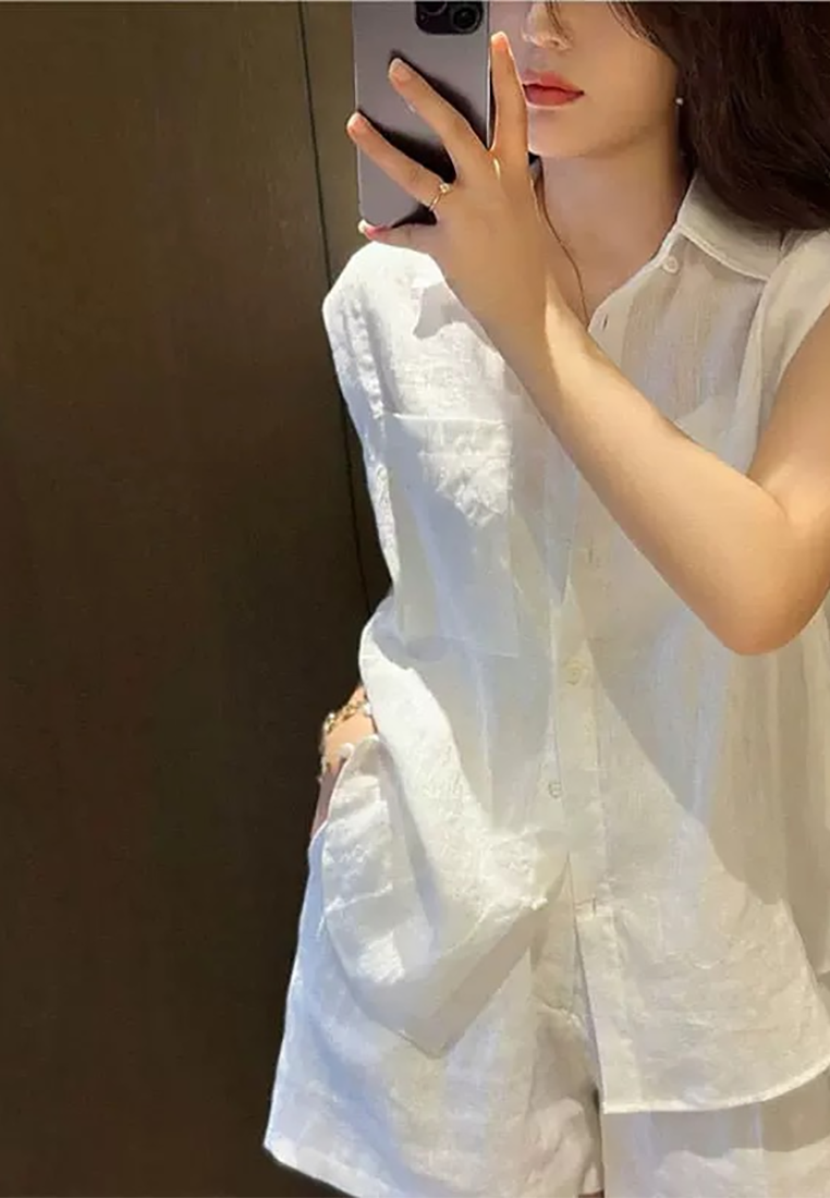 New Summer Chanel Style White Casual Sleeveless Shirt Shorts Two-piece Set CA25061713W