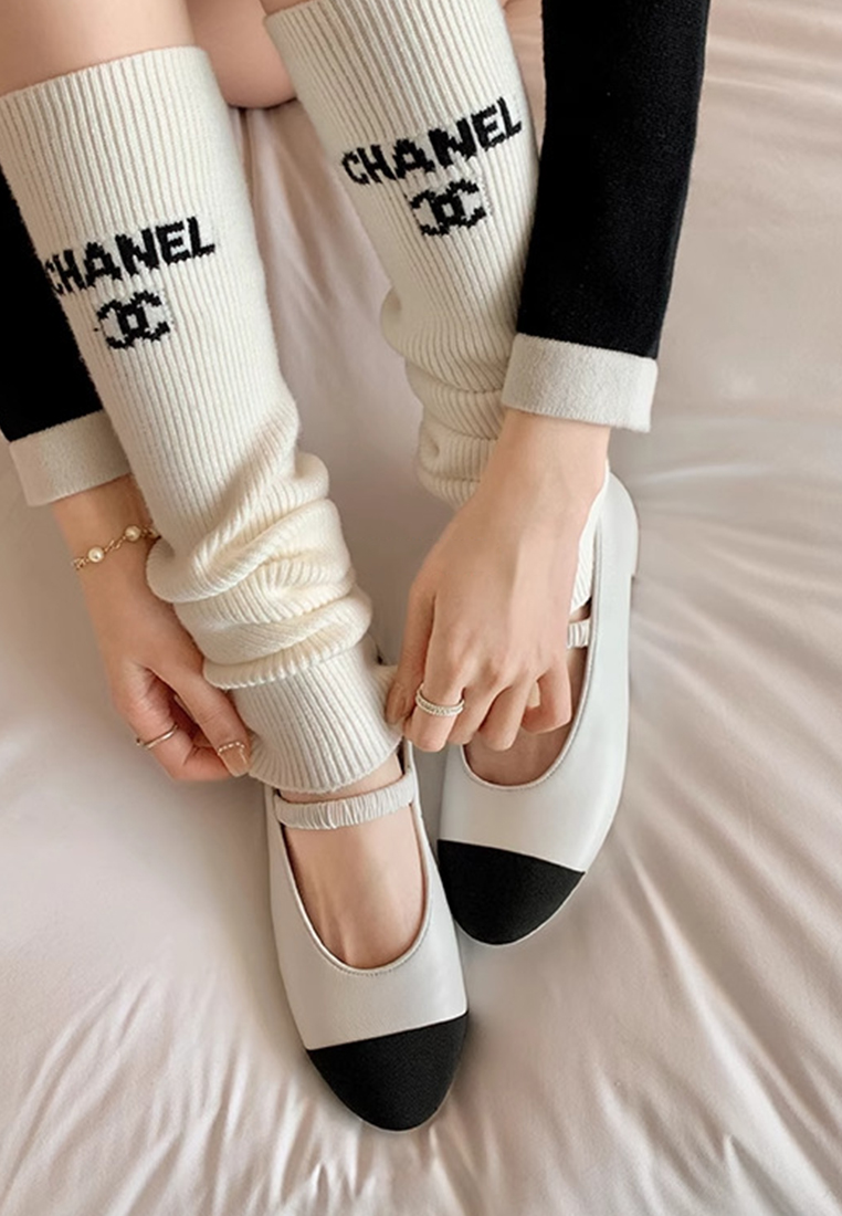 Lambskin Chanel style elastic band flat shoes CA225042213W