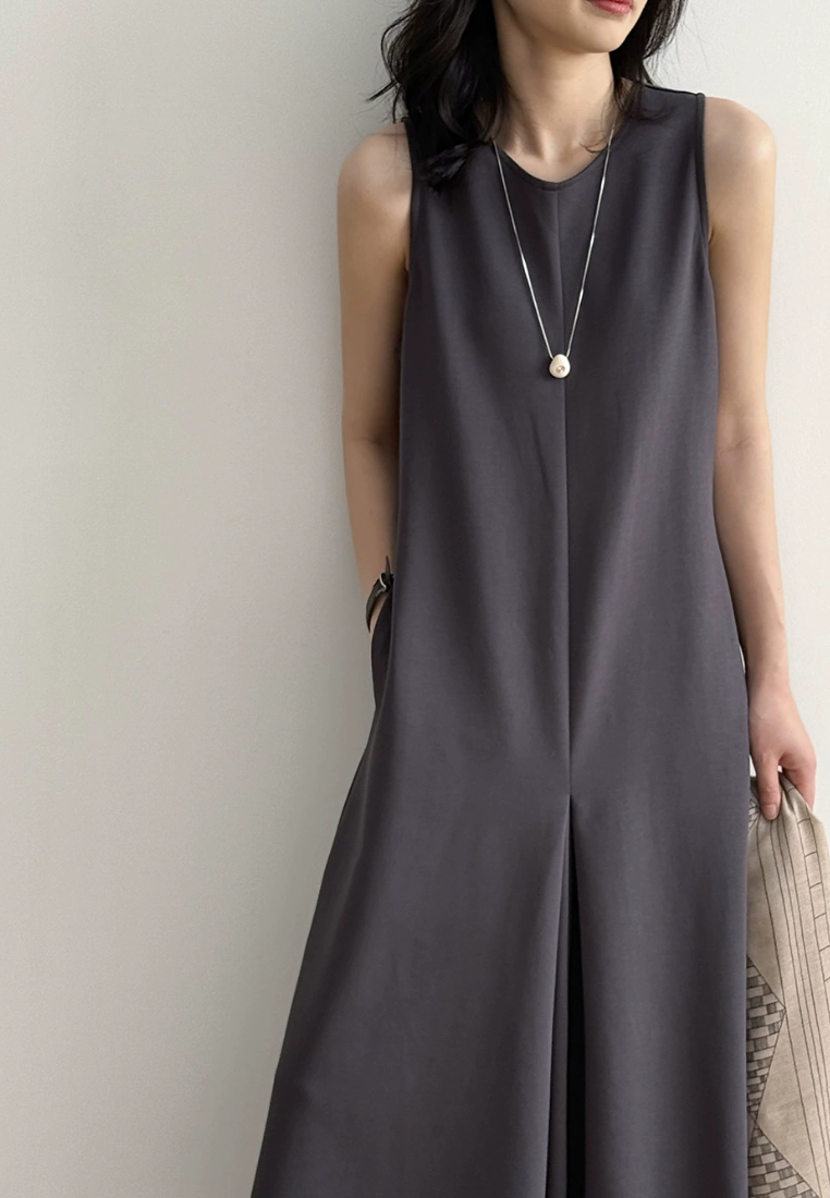 Round neck sleeveless loose and versatile knitted dress CA25031913BK