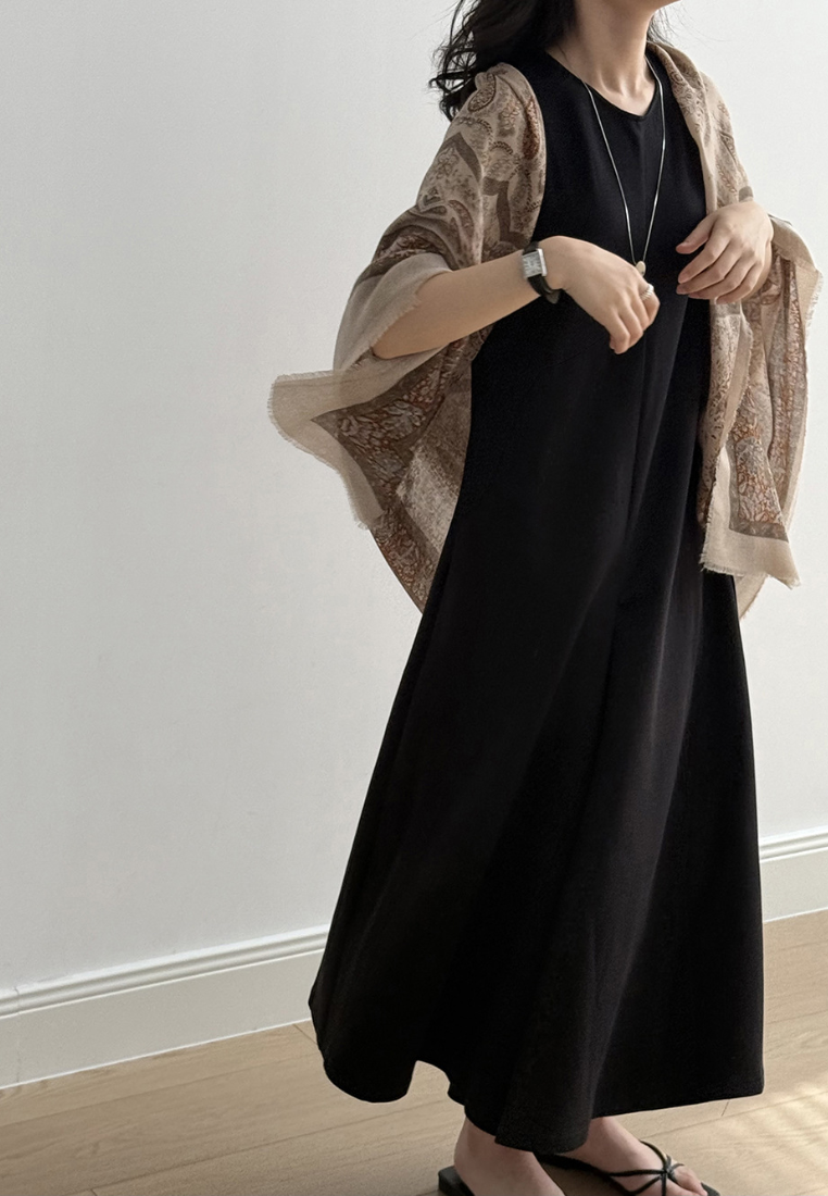 Round neck sleeveless loose and versatile knitted dress CA25031913BK