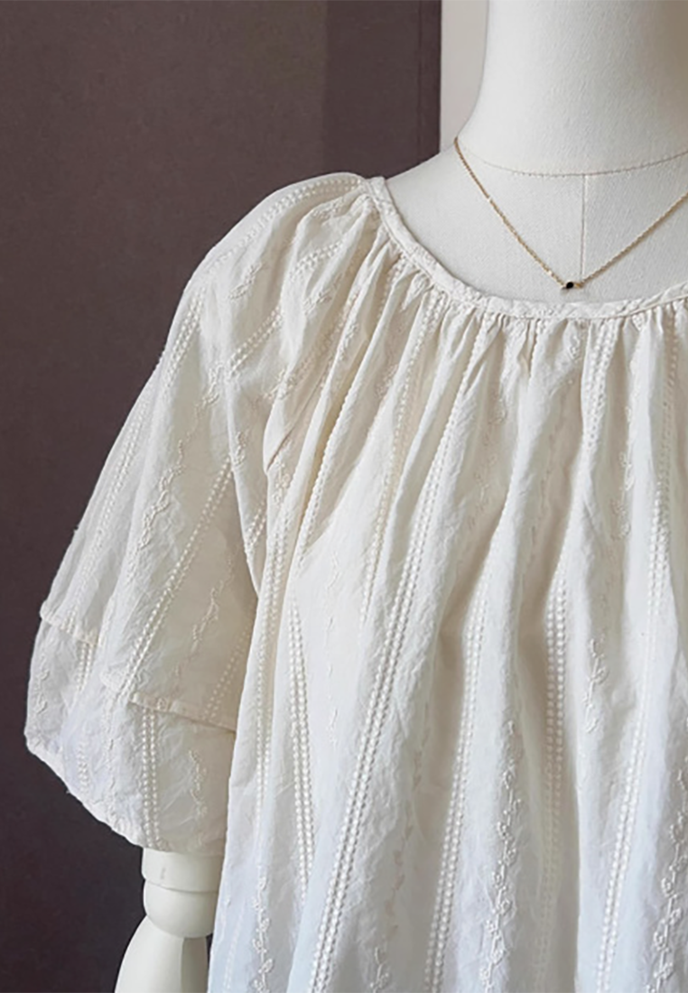 French Retro Round Neck Cotton and Linen Embroidered Short Sleeve CA25061714BE