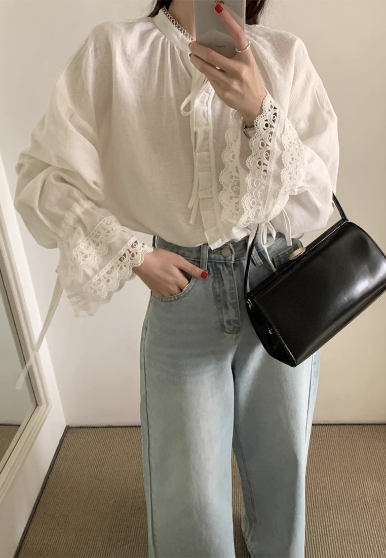 Early Fall Korean-style V-neck lace-up flared sleeve shirt CA25090214W