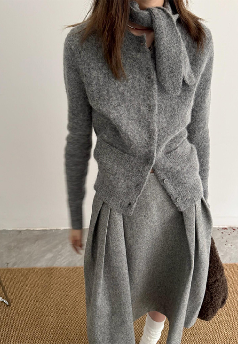 Loose-fitting Sweater and Bow-tie Sweater Skirt Set CA25110314GY