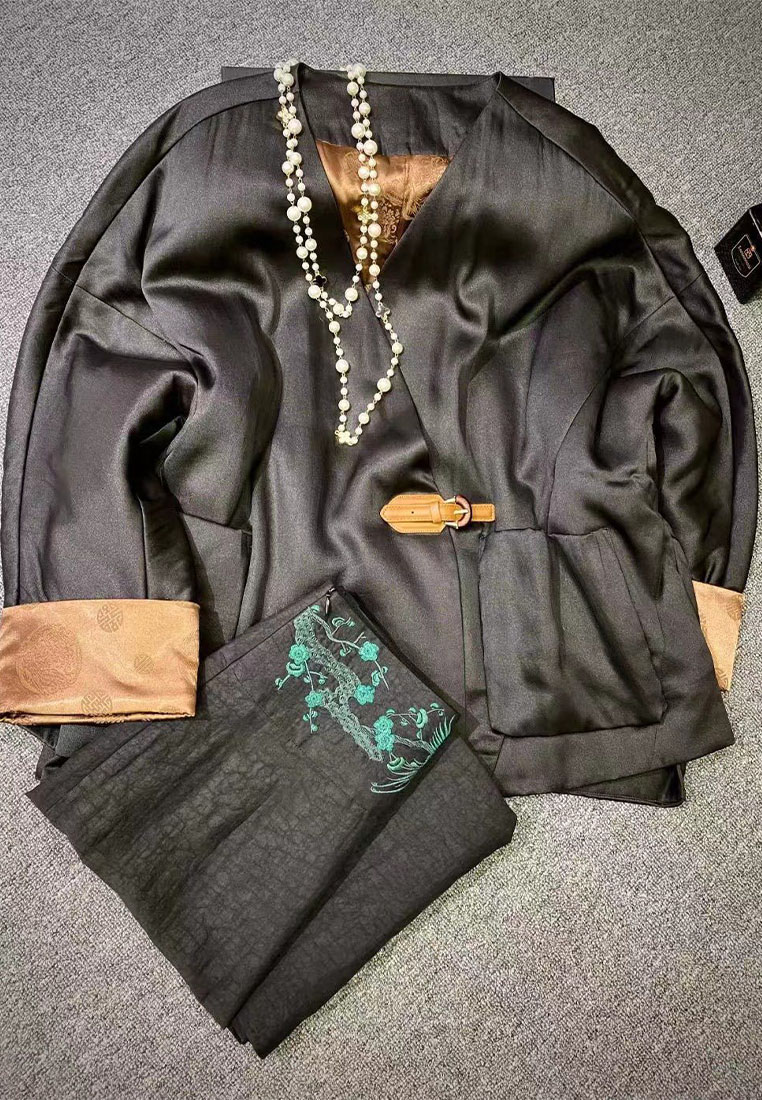 Fashionable luxurious and elegant silk Chinese cotton jacket CA010614