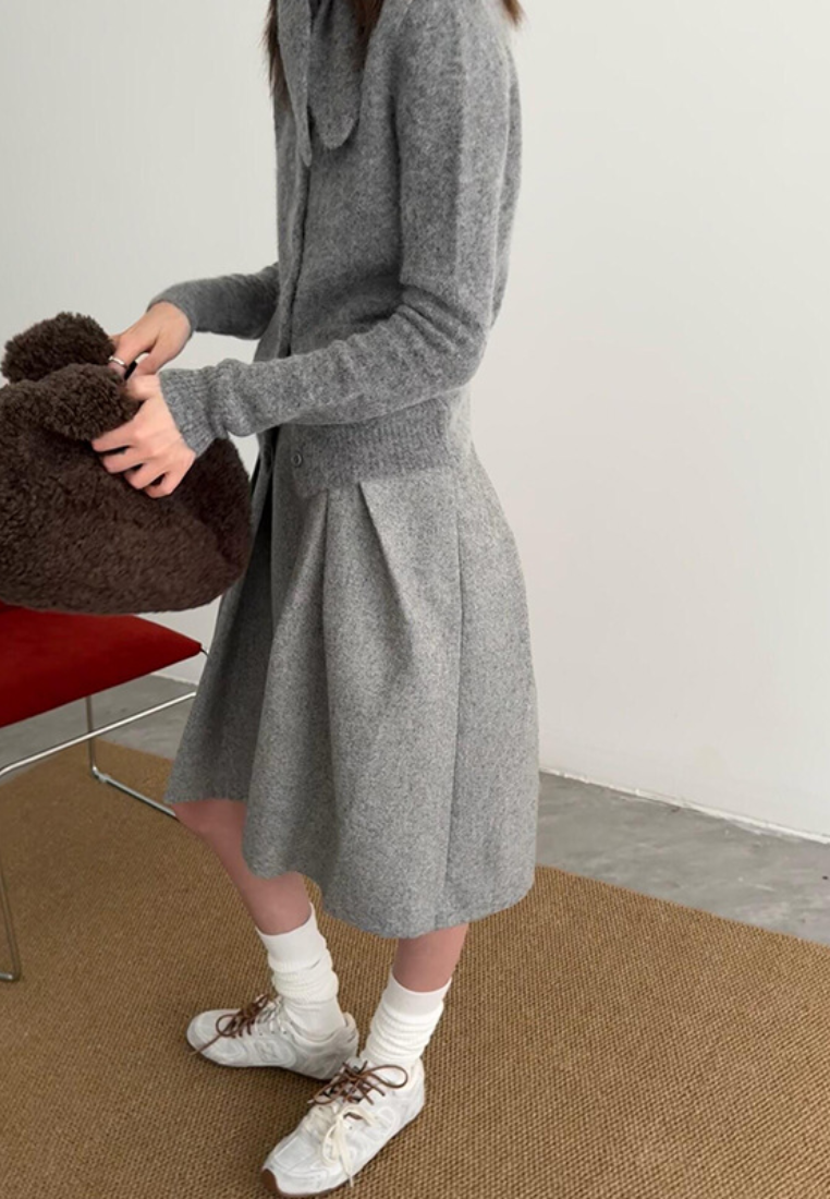 Loose-fitting Sweater and Bow-tie Sweater Skirt Set CA25110314GY