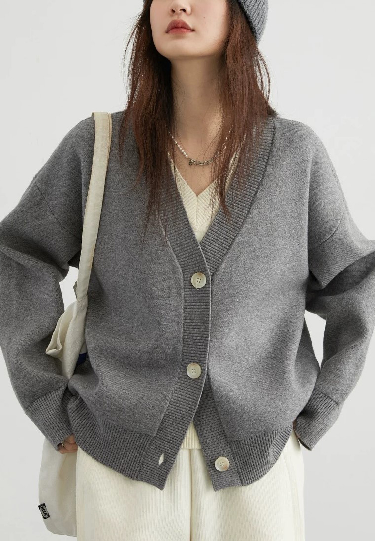 New V-neck knitted long sleeved top CA24111215GY