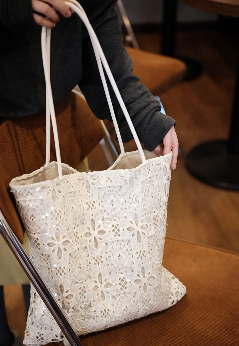 Sequined lace hollow hand-held underarm bag CA25042315BE