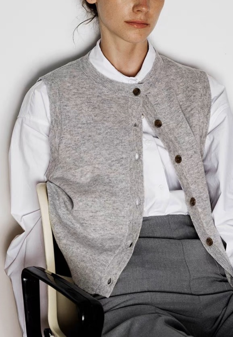 Wool crew neck knitted grey vest CA25110317MT