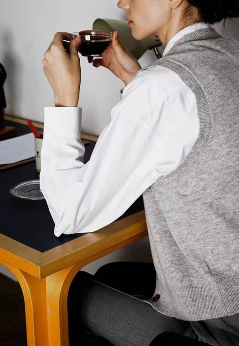 Wool crew neck knitted grey vest CA25110317MT