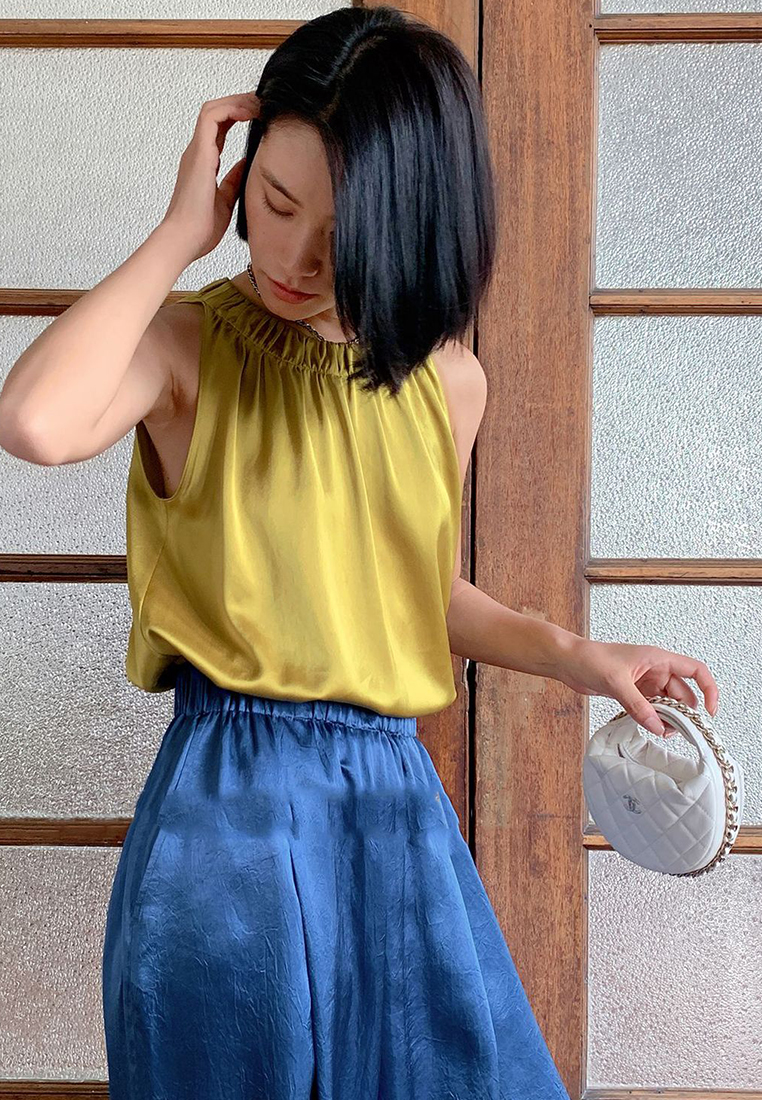 Sleeveless Pullover Satin Top CA25061717GD