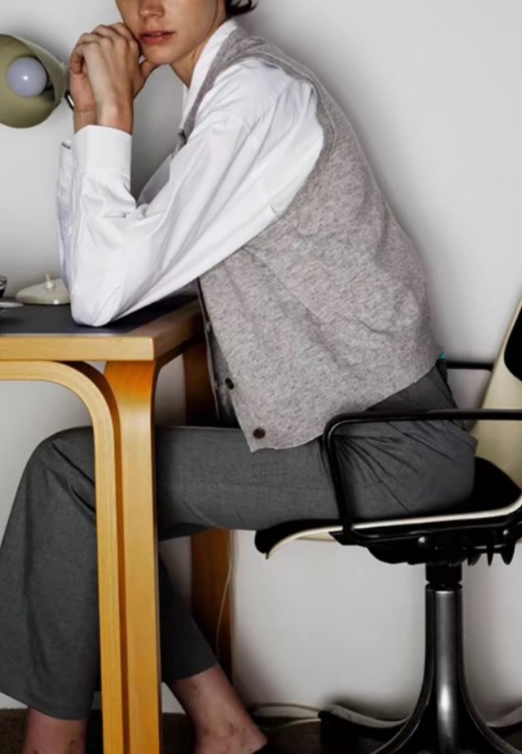 Wool crew neck knitted grey vest CA25110317MT