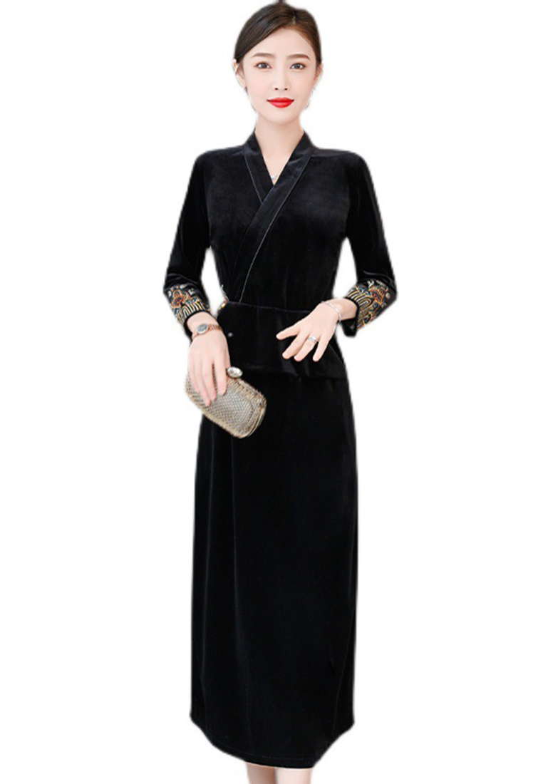 Black long-sleeved retro Chinese style dress CA011018