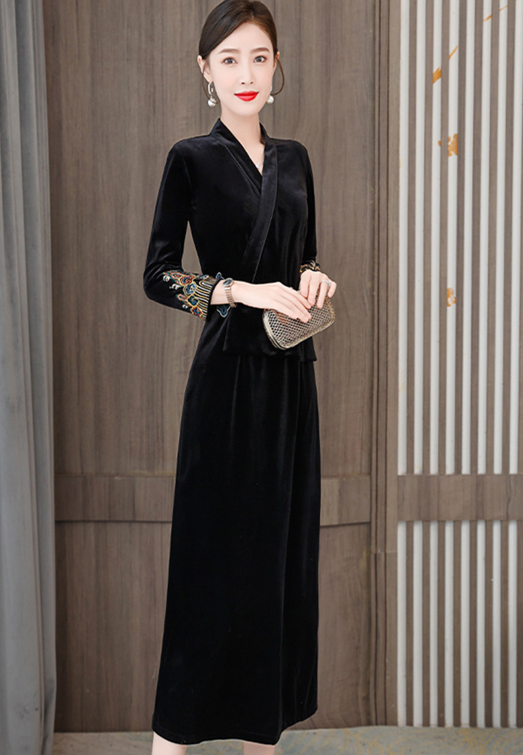 Black long-sleeved retro Chinese style dress CA011018
