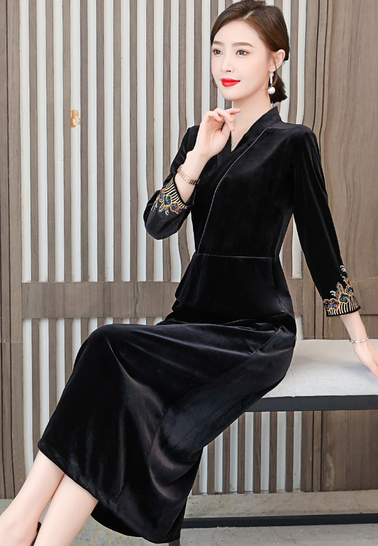 Black long-sleeved retro Chinese style dress CA011018