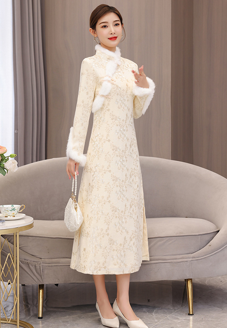 Chinese Stand Collar Elegant Vintage Embroidered Woolen Cheongsam CA011019