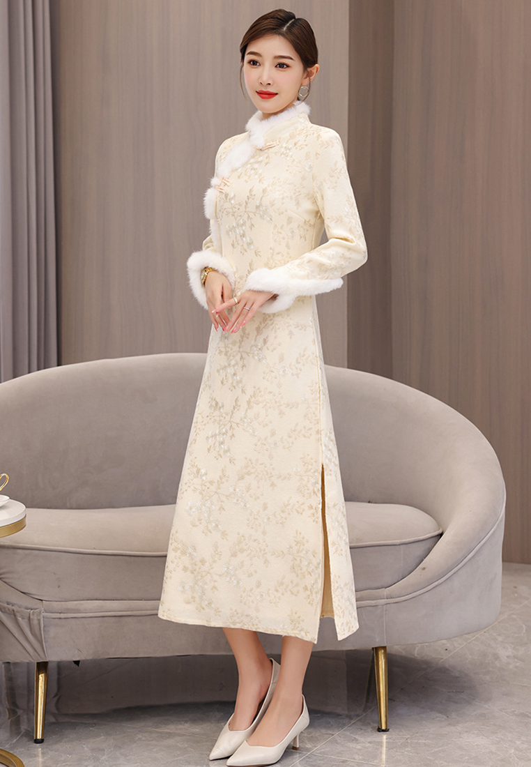 Chinese Stand Collar Elegant Vintage Embroidered Woolen Cheongsam CA011019