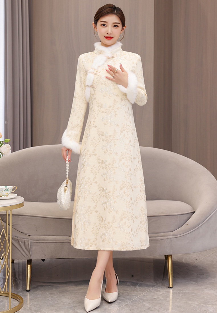 Chinese Stand Collar Elegant Vintage Embroidered Woolen Cheongsam CA011019