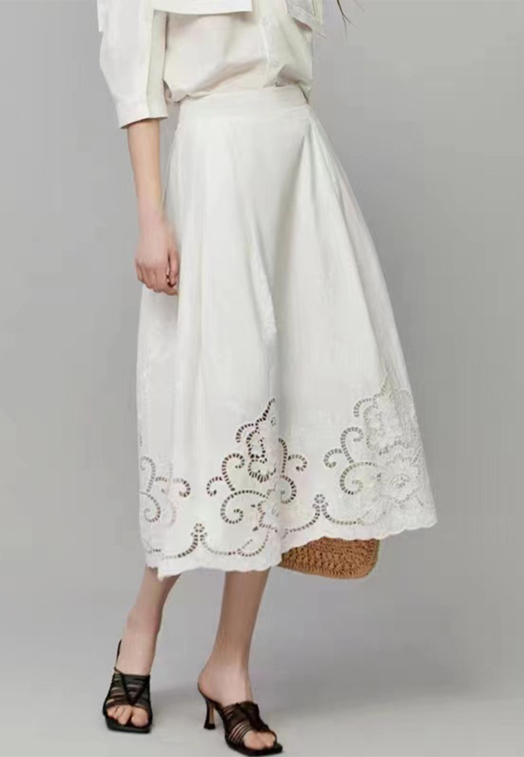 2024 New White Embroidered Short sleeved Pure Cotton Shirt CA24031902W