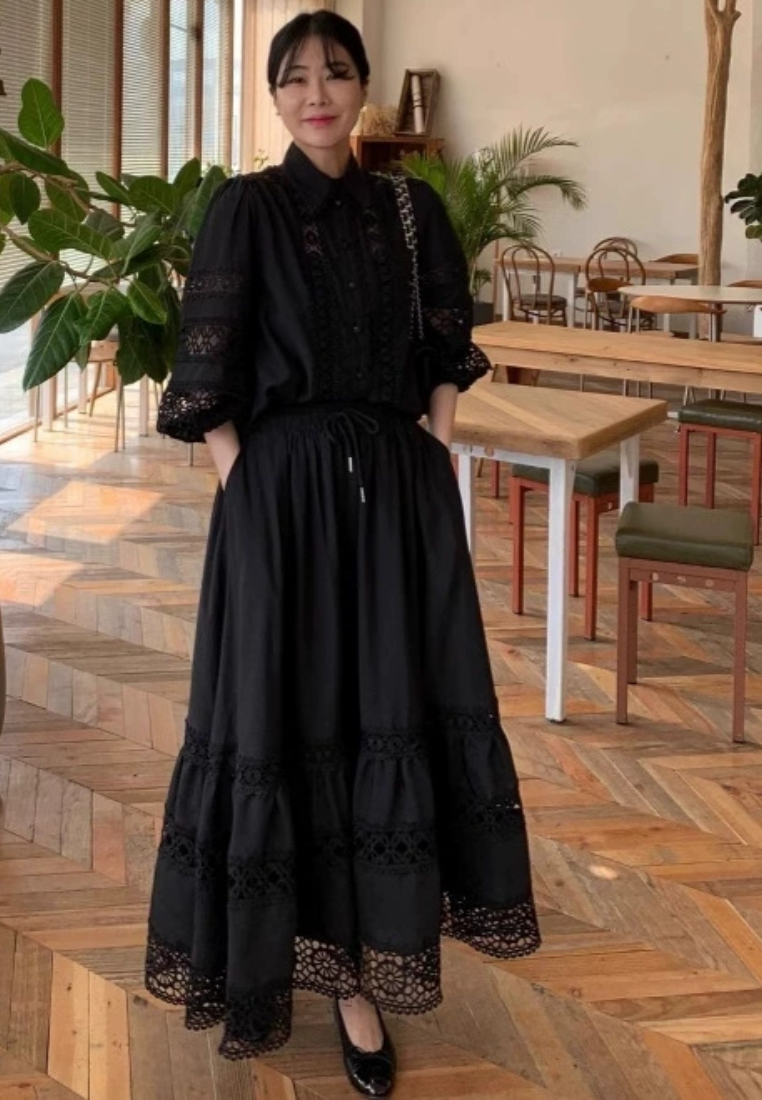 French retro hollow lace lantern sleeve shirt CA25031920W