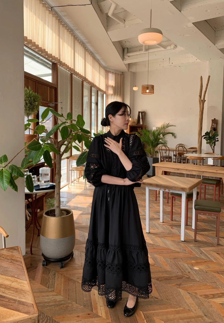 French retro hollow lace lantern sleeve shirt CA25031920W