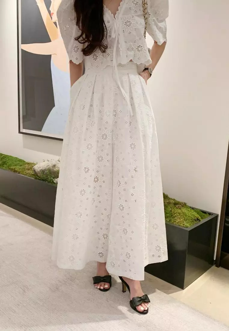 2024 Fresh and elegant V-neck puff sleeve embroidery top + skirt suit K0523010