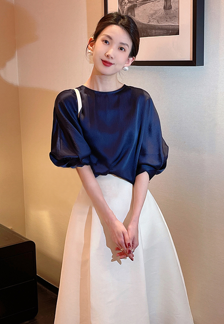 Fashionable elegant luxurious and smooth silk top CA120422