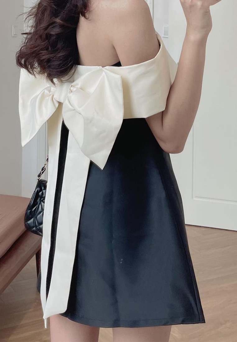 French lace up bow waist cinching short sleeved dress CA25032722BK