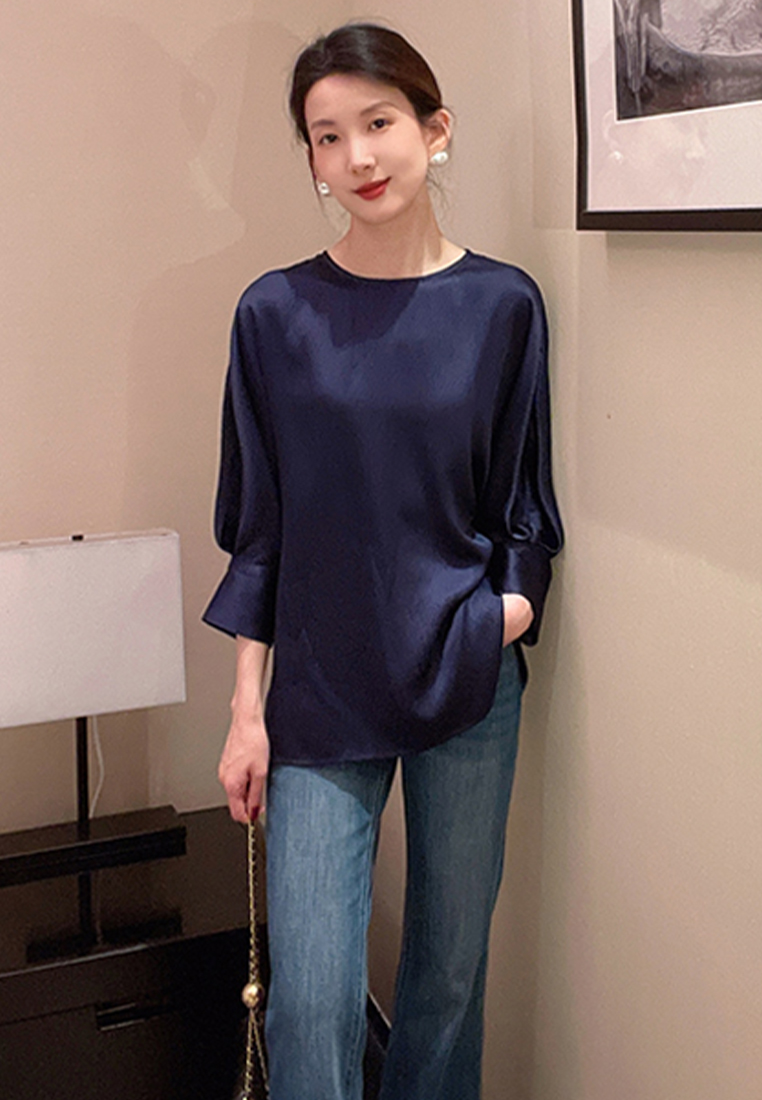 Fashionable elegant luxurious and smooth silk top CA120422