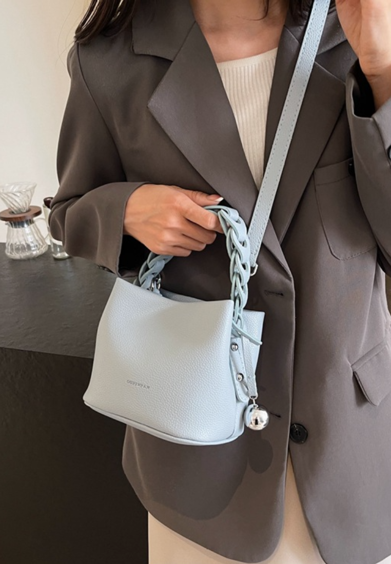 Minimalist Chain Handle Bucket Crossbody Bag K26051909