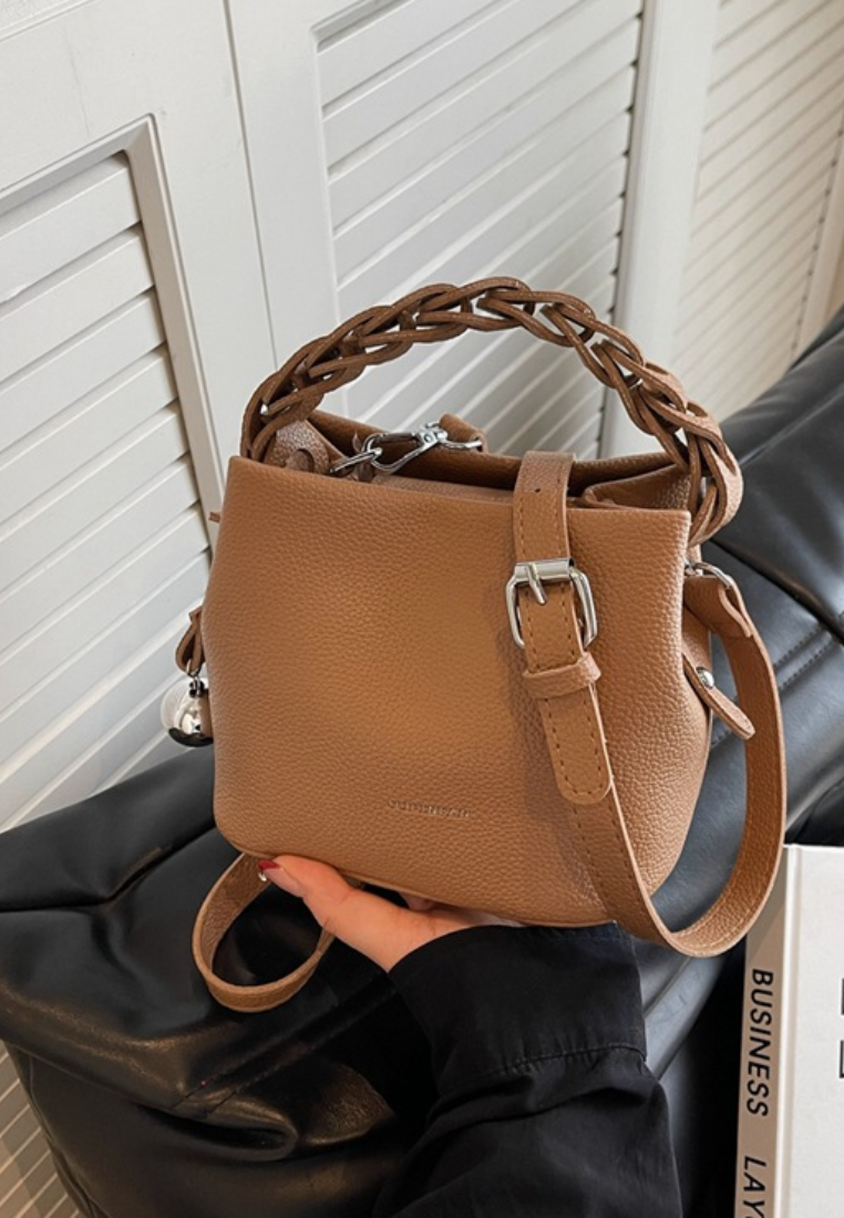Minimalist Chain Handle Bucket Crossbody Bag K26051909