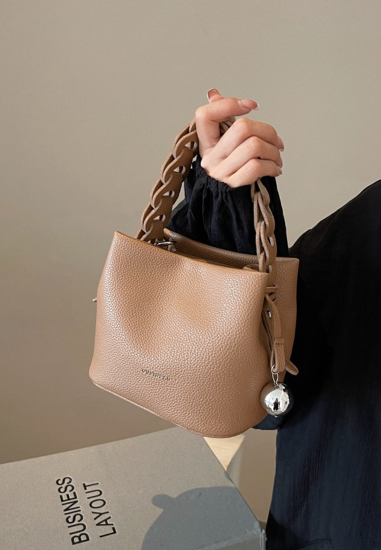 Minimalist Chain Handle Bucket Crossbody Bag K26051909