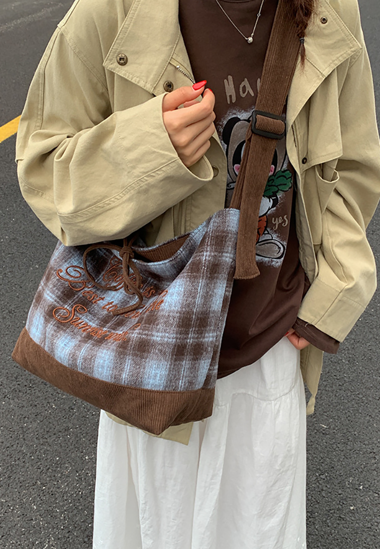 New Korean-Style Retro Plaid Reversible Commuter Shoulder Crossbody Canvas Bag CA25110723BL