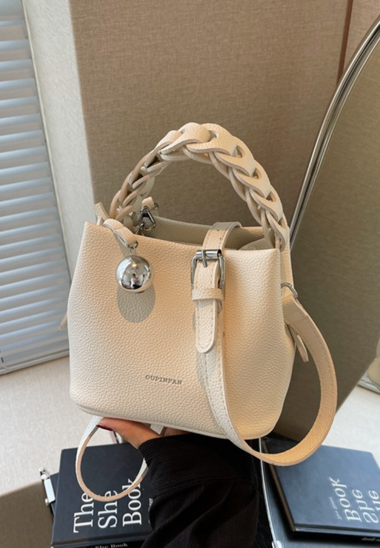 Minimalist Chain Handle Bucket Crossbody Bag K26051909