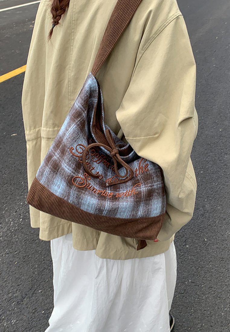 New Korean-Style Retro Plaid Reversible Commuter Shoulder Crossbody Canvas Bag CA25110723BL