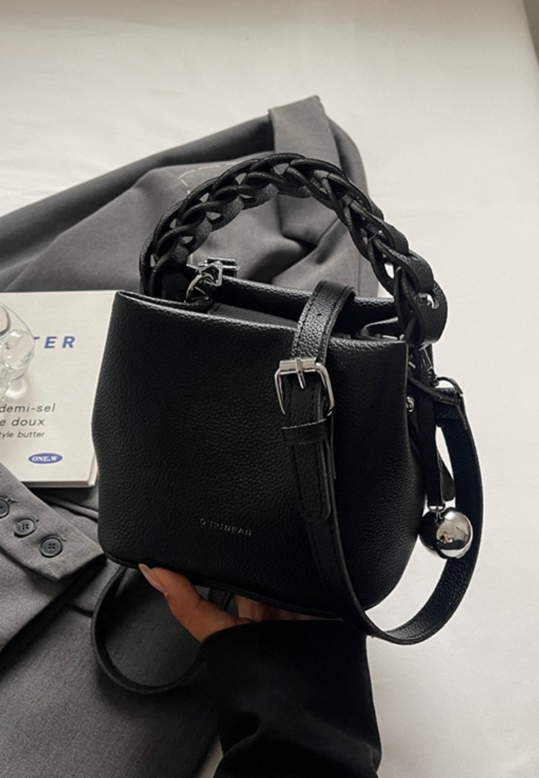 Minimalist Chain Handle Bucket Crossbody Bag K26051909