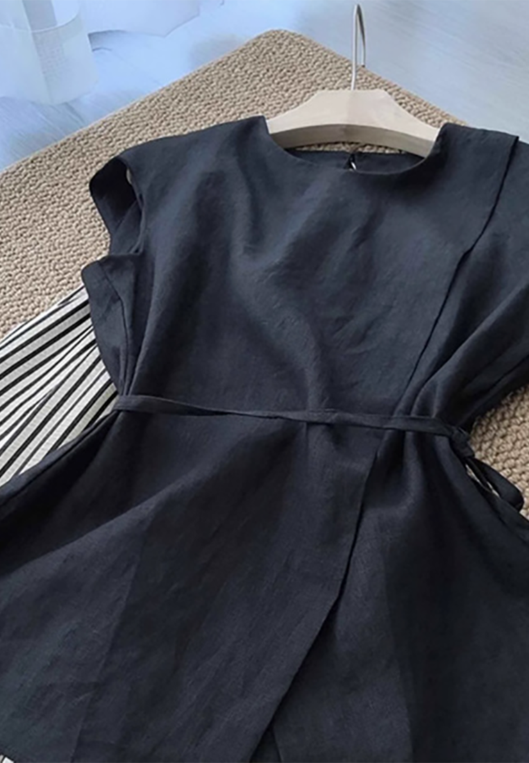 Korean Summer Black Round Neck Waist Lace-up Slit Sleeveless Shirt CA25061726BK