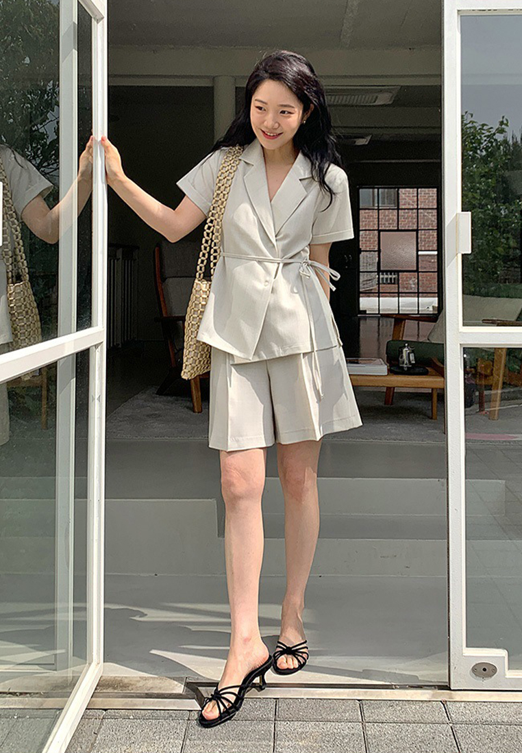 Korean retro lapel tie loose coat + high waist wide leg casual shorts set CA25060325BE